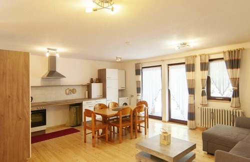 Trarbach Apartment | Nice apartment for 6 people with WIFI, hot tub, TV, patio, pets allowed and parking