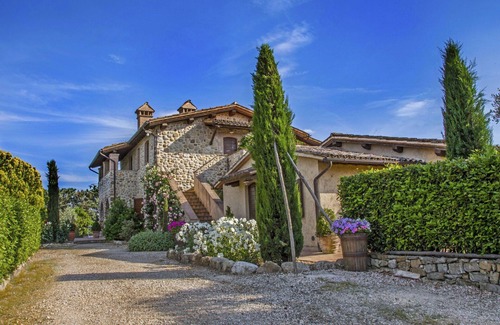 Allerona Apartment | Nice apartment for 6 people with WIFI, pool, TV, patio, pets allowed and panoramic view