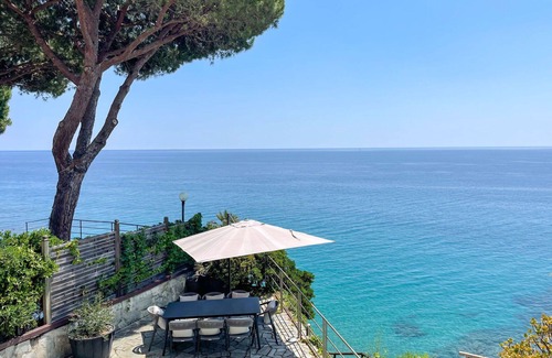 Varazze Apartment | Nice apartment for 6 people with A/C, WIFI, TV and patio