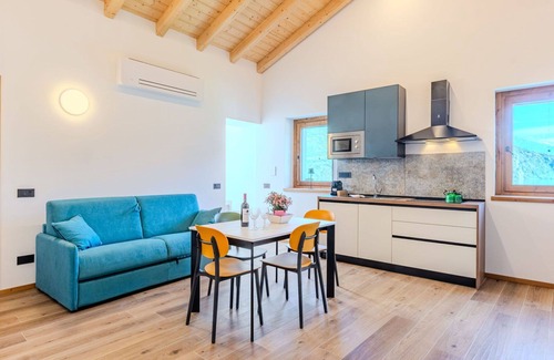 Verceia Apartment | Nice apartment for 6 people with A/C, WIFI, TV and terrace