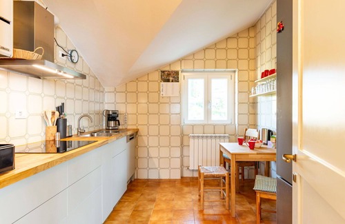 Lierna Apartment | Nice apartment for 6 people with WIFI, pool, TV and balcony
