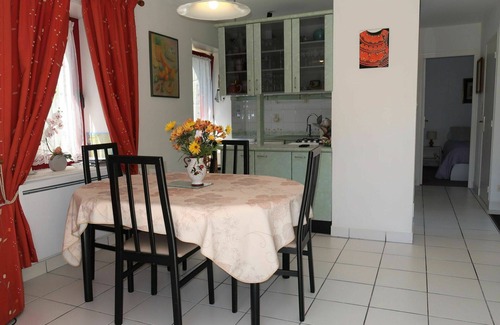 Pont-l'Abbe Apartment | Nice apartment for 4 guests with WIFI, TV and terrace