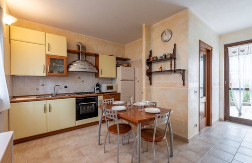 Portacomaro Apartment | Nice apartment for 6 people with pool, WIFI, A/C, TV, terrace, pets allowed and panoramic view