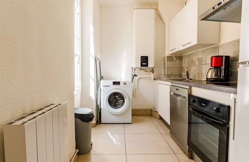 La Seyne-sur-Mer Apartment | Nice apartment 42 m², 1 bedroom, on the market 9mn from the beaches by bus