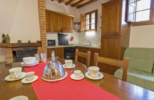 Rapolano Terme Villa | Nice apartment in villa for 6 people with pool, WIFI, TV and patio