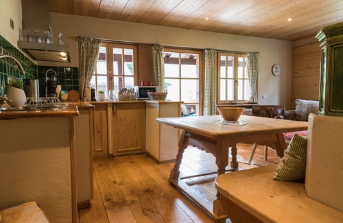 Entfelden Apartment | Nice apartment in a fantastic location right on track and trail