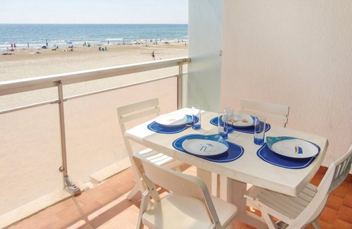 Carnon-Plage Apartment | Nice apartment in Carnon Plage
