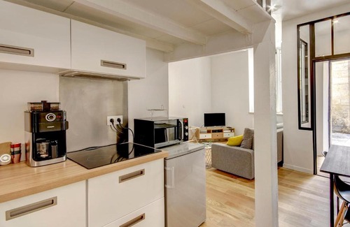 Saint-Michel Apartment | Nice apartment in the historic heart of Bordeaux