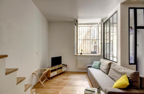 Saint-Michel Apartment | Nice apartment in the historic heart of Bordeaux