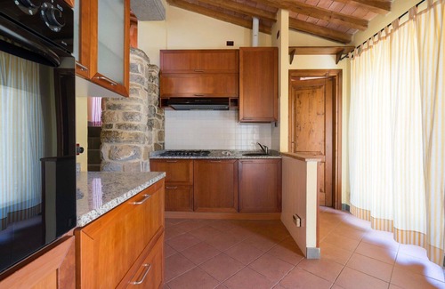 Poggibonsi Villa | Nice apartment in villa with pool, WIFI, A/C, TV and pets allowed, close to San Gimignano