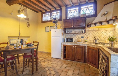 Poggiarello Villa | Nice apartment in villa with pool, WIFI, TV, terrace and pets allowed, close to San Gimignano
