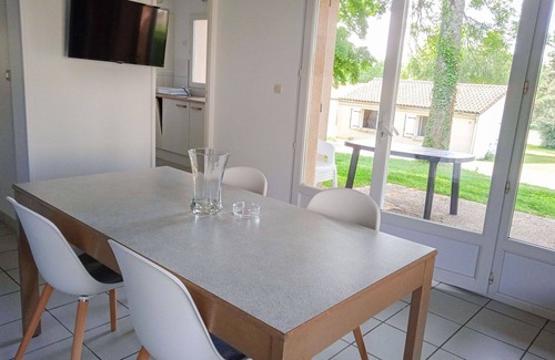Prailles House | Nice apartment in villa for 6 guests with pool, internet, TV, terrace and pets allowed