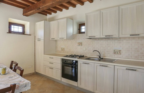Villa Collemandina Villa | Nice apartment in villa for 4 people with WIFI, pool, terrace and pets allowed