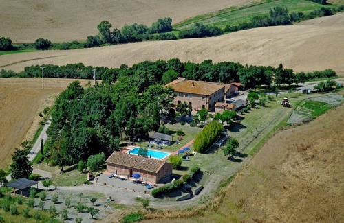 Peccioli Villa | Nice apartment in villa for 5 people with pool, WIFI and panoramic view