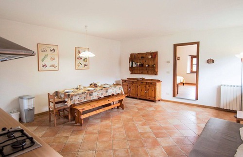 Rufina Villa | Nice apartment in villa for 4 people with WIFI, pool, terrace, pets allowed and parking