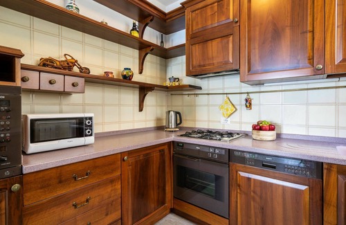 Someraro House | Nice apartment in villa for 6 people with WIFI, TV, balcony and pets allowed