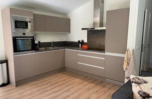 Noordoostelijk van Schaarsbergen House | Nice apartment in villa for 4 people with pool, WIFI, TV and terrace