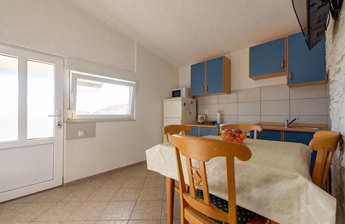 Vir Apartment | Nice apartment in Vir with kitchen