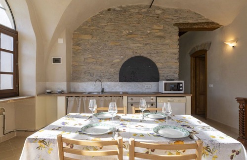 Novelli Apartment | Nice apartment for 6 people with pool, WIFI, TV, terrace, pets allowed and panoramic view