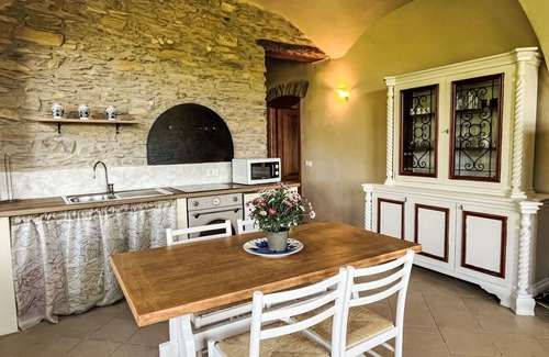 Novelli Apartment | Nice apartment for 6 people with pool, WIFI, TV, terrace, pets allowed and panoramic view