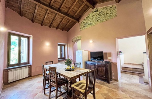 Novelli Apartment | Nice apartment for 8 people with WIFI, pool, TV, patio, pets allowed and panoramic view