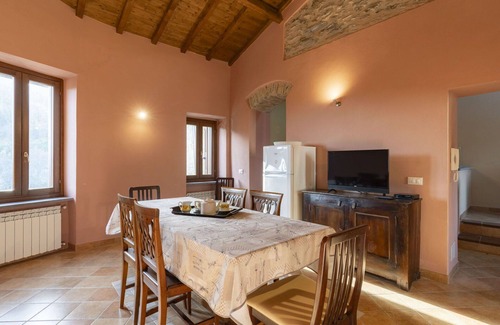 Novelli Apartment | Nice apartment for 8 people with WIFI, pool, TV, patio, pets allowed and panoramic view