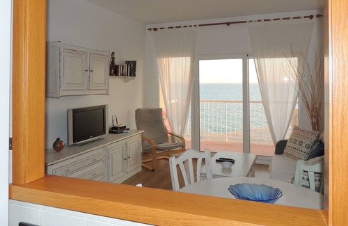 Pineda de Mar Apartment | Nice apartment with SUPERB VIEWS over the sea (parking included)!