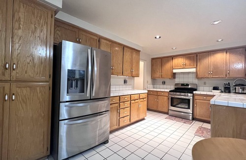 Stockton House | Nice Big Bedroom in 2500 SQFT Single House p2