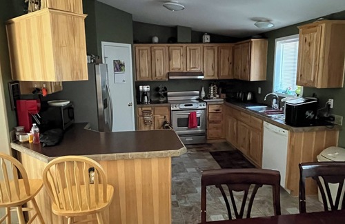 Wagon Wheel Cabin | Nice cabin on large wooded lot near Cascade Reservoir-park, beach, & boat ramp