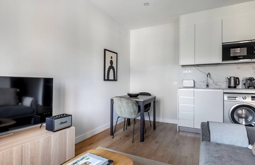 Castellana Apartment | Nice Castellana 1BR w/Doorman, nr IE Campus, by Blueground
