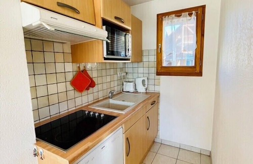 Forville Apartment | Nice Cosy Apt With Balcony In Briançon