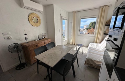 Santa Margarida Apartment | Nice flat with sea view in the beautiful Almadrava beach. AV-76