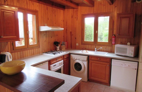Lachapelle-Auzac Ski Chalet | Nice chalet in the woods of the beautiful Dordogne