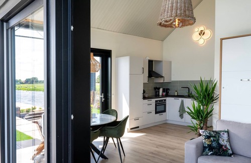 Municipality of Kaag en Braassem House | Nice holiday home with garden near the beach