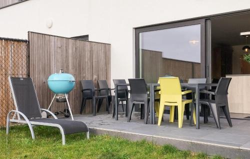 Adinkerke House | Nice Home In De Panne With Kitchen
