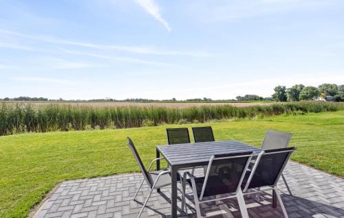 Nordholz House | Nice Home In Wurster Nordseeküste With Sauna
