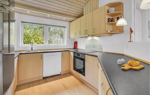 Farvang House | Nice Home In Fårvang With Sauna