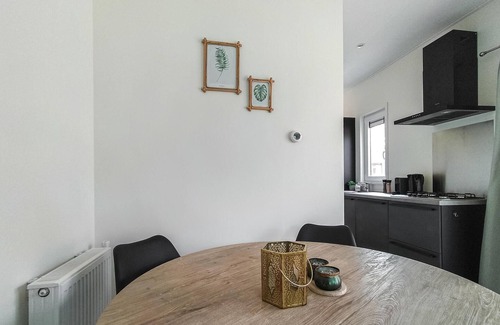 Heinkenszand House | Nice home in Heinkenszand with WiFi