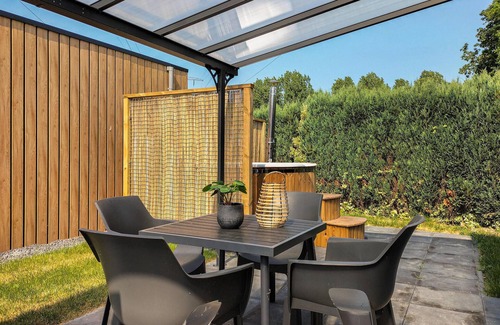 Heinkenszand House | Nice home in Heinkenszand with WiFi