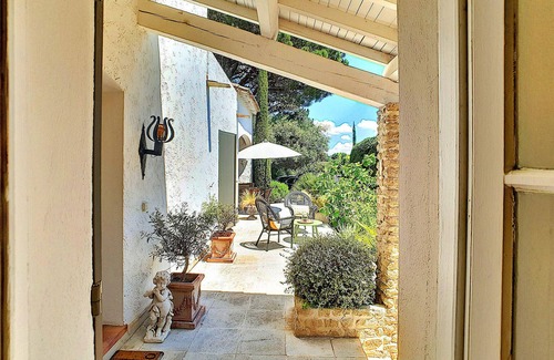 Paradou House | Nice home in Paradou with WiFi