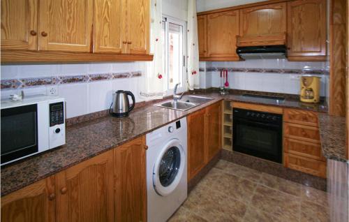 Los Arenales del Sol House | Nice Home In Santa Pola With Wifi
