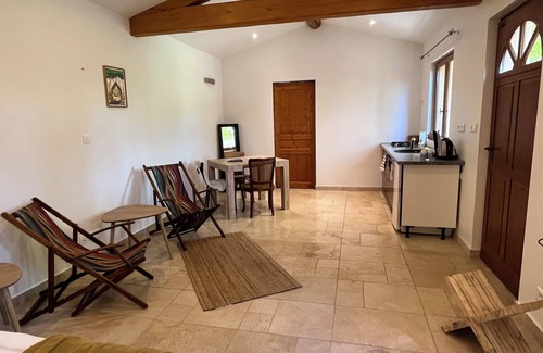 Chateauneuf-de-Gadagne House | Nice little house in a quiet area