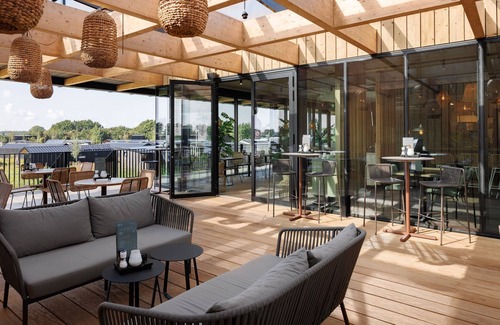 Municipality of Brielle House | Nice lodge with a roof window on the Brielse Meer