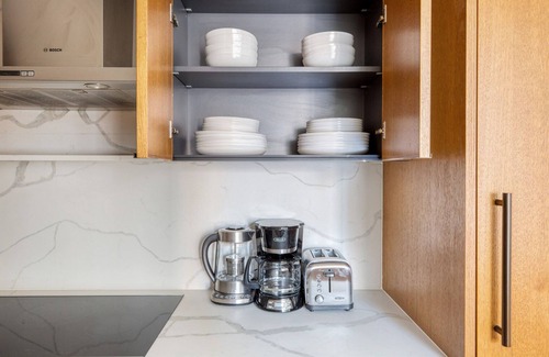 Sutton Place Apartment | Nice Midtown East 2BR w/Doorman & Gym, nr Sutton Park, by Blueground