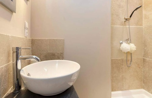 Avignon City Centre Apartment | Nice new 2 bedroom town center apartment