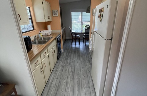 Lake George House | Nice quiet home just minutes by boat to Silver Glen, Salt Springs