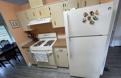 Lake George House | Nice quiet home just minutes by boat to Silver Glen, Salt Springs