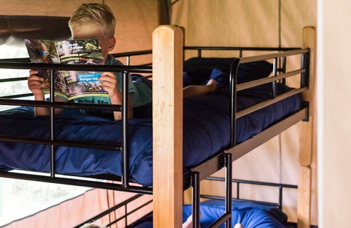 Schiermonnikoog House | Nice safari tent with sanitary facilities, on an active farm on Schiermonnikoog