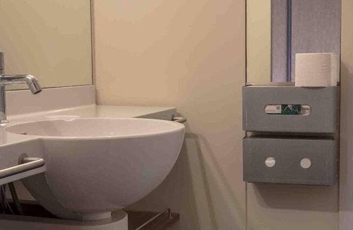 Schiermonnikoog House | Nice safari tent with sanitary facilities, on an active farm on Schiermonnikoog