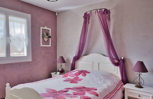 Bompas House | Nice spacious house with garden and swimming pool